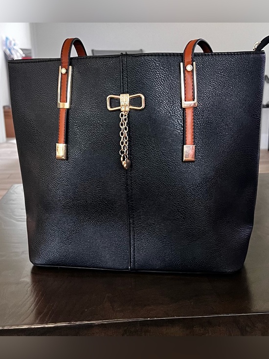 Bella Vita Handbags - PortoVino Bella Vita Insulated Wine Tote Black Faux Leather Gold Hardware